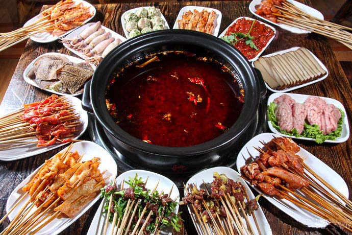 串串香和火鍋店相比有哪些經(jīng)營(yíng)優(yōu)勢(shì)